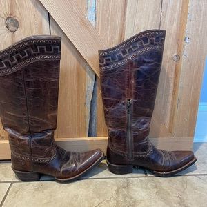 Cowgirl boots, Ariat